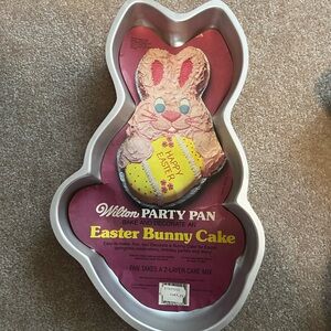 1986 Wilton Party Pan cake pan.